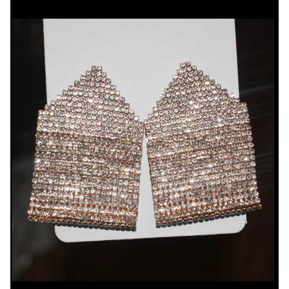 💙IN STOCK💙 Gold Rhinestone Statement Earrings - Picture 2 of 5